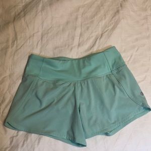 Lulu lemon Size 2 mint green shorts 4”